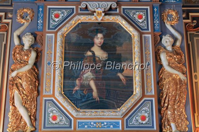 france loir et cher 17.JPG - Portrait de Jeanne d'Aragon réalisé par l'atelier de Raphaël, grand salon du château de ChevernyLoir-et-Cher,  France